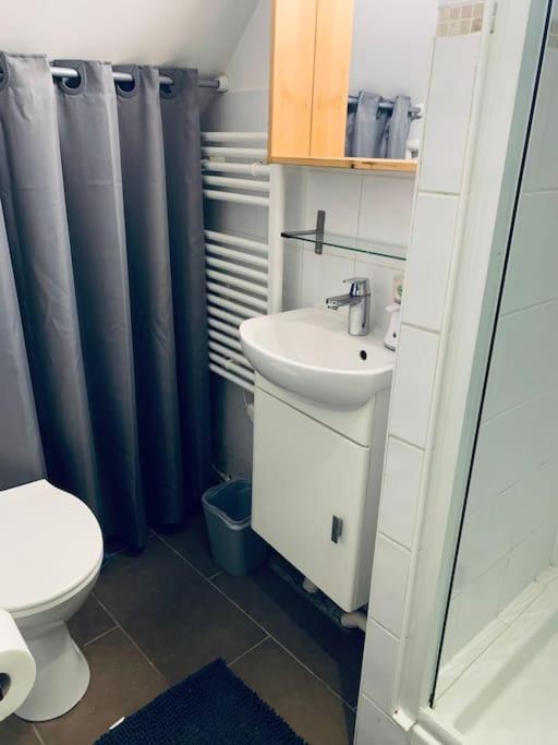 Tiny81 Cozy City Break Appartment กลีชี ภายนอก รูปภาพ